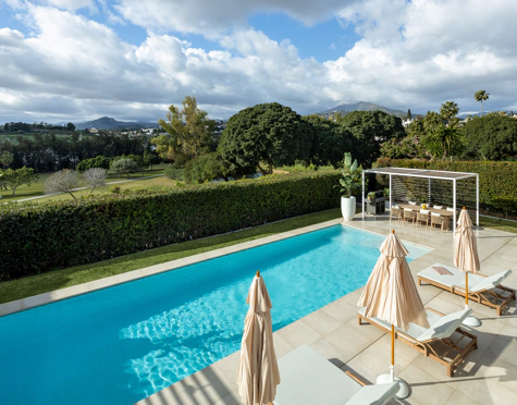 Villa en venta en Nueva Andalucia, Marbella