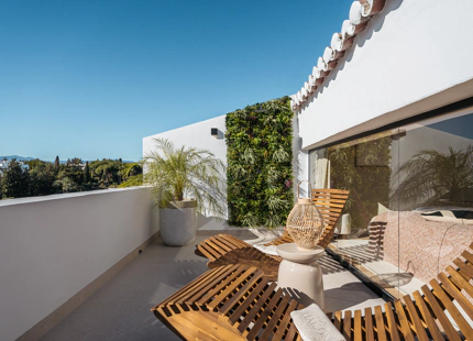 STUNNING 4-BEDROOMS TOWNHOUSE WITH EXCLUSIVE AMENITIES IN ALTOS DE PUENTE ROMANO