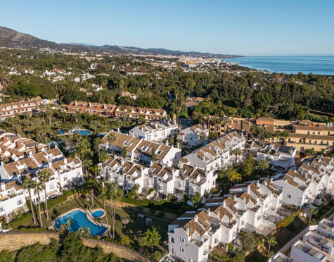 Town House for sale in Altos de Puente Romano, Marbella Golden Mile