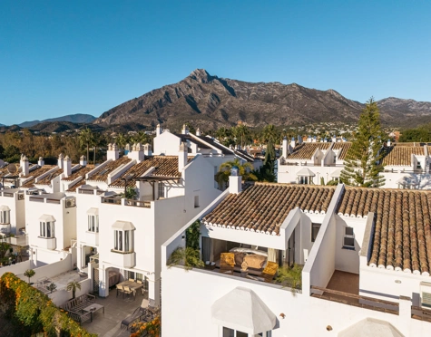 Town House for sale in Altos de Puente Romano, Marbella Golden Mile