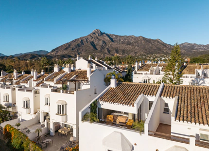 STUNNING 4-BEDROOMS TOWNHOUSE WITH EXCLUSIVE AMENITIES IN ALTOS DE PUENTE ROMANO