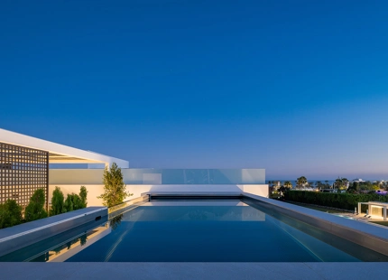 EXCEPCIONAL VILLA DE 4 DORMITORIOS EN LA MILLA DE ORO DE MARBELLA CON AMENIDADES INIGUALABLES