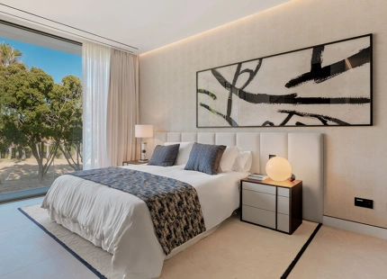 EXCEPCIONAL VILLA DE 4 DORMITORIOS EN LA MILLA DE ORO DE MARBELLA CON AMENIDADES INIGUALABLES