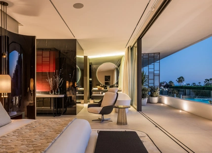 EXCEPCIONAL VILLA DE 4 DORMITORIOS EN LA MILLA DE ORO DE MARBELLA CON AMENIDADES INIGUALABLES