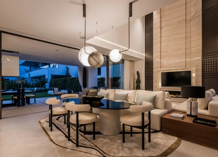 EXCEPCIONAL VILLA DE 4 DORMITORIOS EN LA MILLA DE ORO DE MARBELLA CON AMENIDADES INIGUALABLES