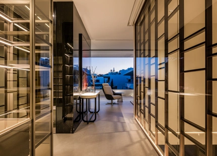 EXCEPCIONAL VILLA DE 4 DORMITORIOS EN LA MILLA DE ORO DE MARBELLA CON AMENIDADES INIGUALABLES