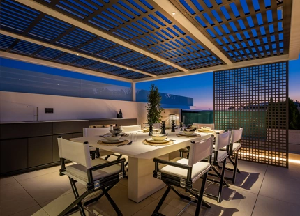 EXCEPCIONAL VILLA DE 4 DORMITORIOS EN LA MILLA DE ORO DE MARBELLA CON AMENIDADES INIGUALABLES