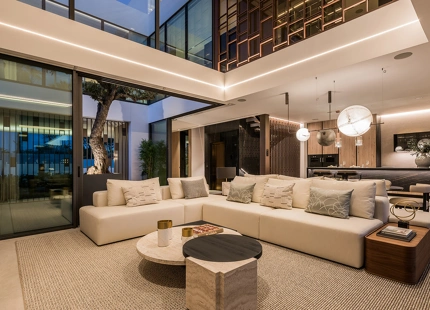 EXCEPCIONAL VILLA DE 4 DORMITORIOS EN LA MILLA DE ORO DE MARBELLA CON AMENIDADES INIGUALABLES