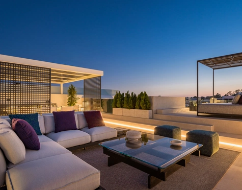 EXCEPCIONAL VILLA DE 4 DORMITORIOS EN LA MILLA DE ORO DE MARBELLA CON AMENIDADES INIGUALABLES