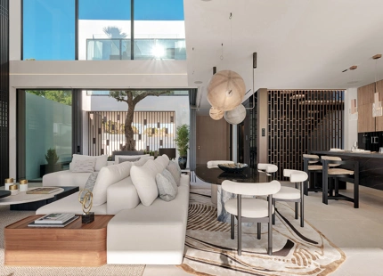 EXCEPCIONAL VILLA DE 4 DORMITORIOS EN LA MILLA DE ORO DE MARBELLA CON AMENIDADES INIGUALABLES
