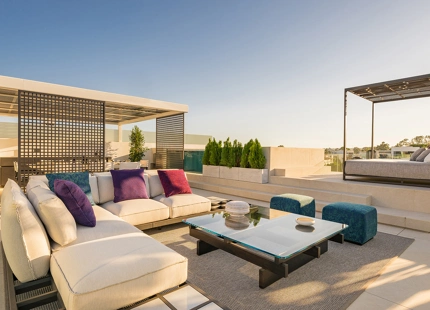 EXCEPCIONAL VILLA DE 4 DORMITORIOS EN LA MILLA DE ORO DE MARBELLA CON AMENIDADES INIGUALABLES