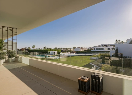 EXCEPCIONAL VILLA DE 4 DORMITORIOS EN LA MILLA DE ORO DE MARBELLA CON AMENIDADES INIGUALABLES