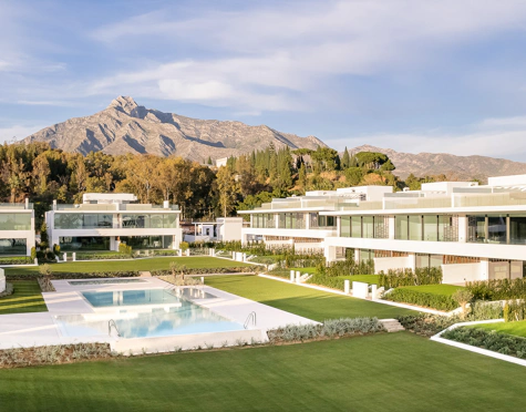 Semi Detached Villa for sale in Marbella Golden Mile