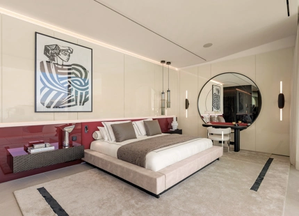 VILLA LUJOSA CON IMPRESIONANTES VISTAS AL MAR Y A LA MONTAÑA EN LA MILLA DE ORO DE MARBELLA