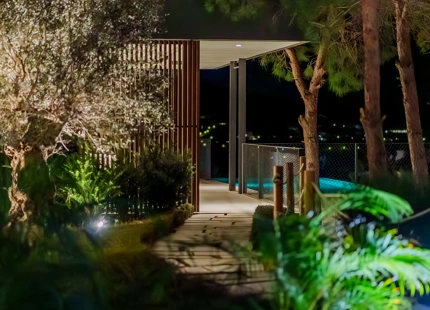 VILLA SOSTENIBLE DE 5 DORMITORIOS EN SOTOGRANDE ALTO CON IMPRESIONANTES VISTAS AL MAR Y A LA MONTAÑA