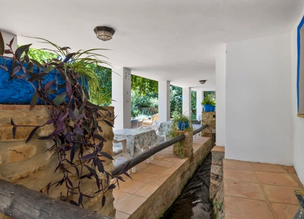 ELEGANT 9-BEDROOM VILLA IN CORTES DE LA FRONTERA WITH INCREDIBLE POTENTIAL