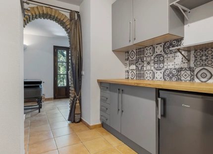 ELEGANT 9-BEDROOM VILLA IN CORTES DE LA FRONTERA WITH INCREDIBLE POTENTIAL