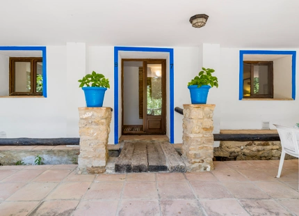 ELEGANT 9-BEDROOM VILLA IN CORTES DE LA FRONTERA WITH INCREDIBLE POTENTIAL