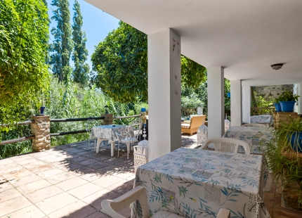 ELEGANT 9-BEDROOM VILLA IN CORTES DE LA FRONTERA WITH INCREDIBLE POTENTIAL