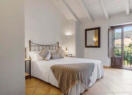 ELEGANT 9-BEDROOM VILLA IN CORTES DE LA FRONTERA WITH INCREDIBLE POTENTIAL