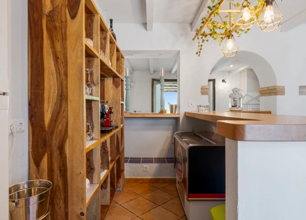 ELEGANT 9-BEDROOM VILLA IN CORTES DE LA FRONTERA WITH INCREDIBLE POTENTIAL