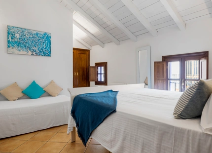 ELEGANT 9-BEDROOM VILLA IN CORTES DE LA FRONTERA WITH INCREDIBLE POTENTIAL