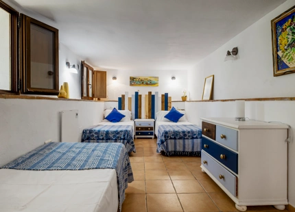 ELEGANT 9-BEDROOM VILLA IN CORTES DE LA FRONTERA WITH INCREDIBLE POTENTIAL