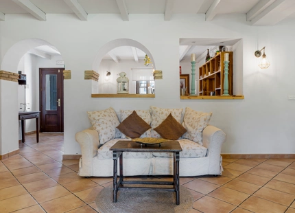 ELEGANT 9-BEDROOM VILLA IN CORTES DE LA FRONTERA WITH INCREDIBLE POTENTIAL