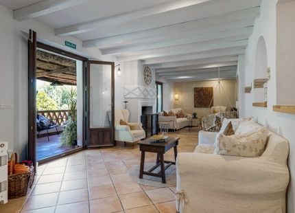 ELEGANT 9-BEDROOM VILLA IN CORTES DE LA FRONTERA WITH INCREDIBLE POTENTIAL