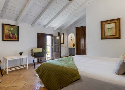 ELEGANT 9-BEDROOM VILLA IN CORTES DE LA FRONTERA WITH INCREDIBLE POTENTIAL