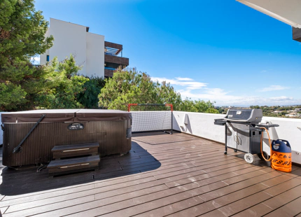 IMPRESIONANTE ÁTICO DÚPLEX DE 3 DORMITORIOS CON VISTAS PANORÁMICAS DE CUIDADO BREATHTAKING