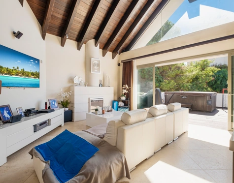 Duplex Penthouse for sale in Los Flamingos Golf, Benahavis