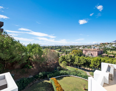 Duplex Penthouse for sale in Los Flamingos Golf, Benahavis