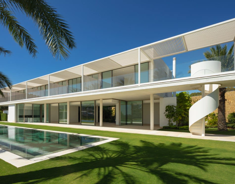 EXQUISITA VILLA AL LADO DEL GOLF CON ELEGANCIA Y SERENIDAD INIGUALABLES