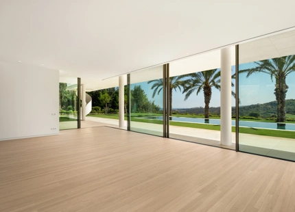 EXQUISITA VILLA AL LADO DEL GOLF CON ELEGANCIA Y SERENIDAD INIGUALABLES
