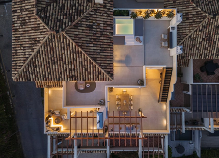 3-BEDROOM LUXURY DUPLEX PENTHOUSE WITH PRIVATE POOL