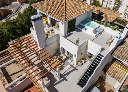 3-BEDROOM LUXURY DUPLEX PENTHOUSE WITH PRIVATE POOL