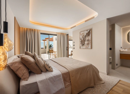 3-BEDROOM LUXURY DUPLEX PENTHOUSE WITH PRIVATE POOL
