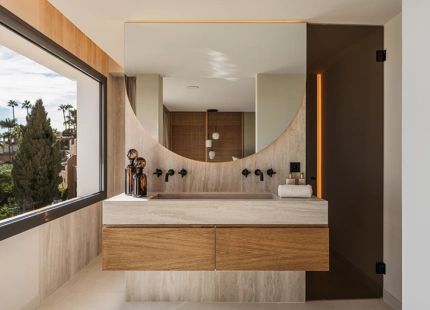 3-BEDROOM LUXURY DUPLEX PENTHOUSE WITH PRIVATE POOL