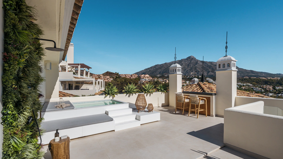Duplex Penthouse for sale in Palacetes Los Belvederes, Nueva Andalucia