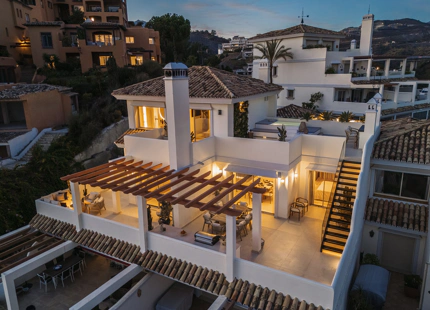 3-BEDROOM LUXURY DUPLEX PENTHOUSE WITH PRIVATE POOL