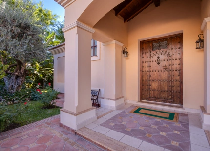 ENCANTADORA VILLA DE 6 DORMITORIOS EN LOS ARQUEROS EN VENTA