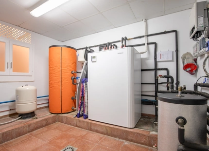ENCANTADORA VILLA DE 6 DORMITORIOS EN LOS ARQUEROS EN VENTA