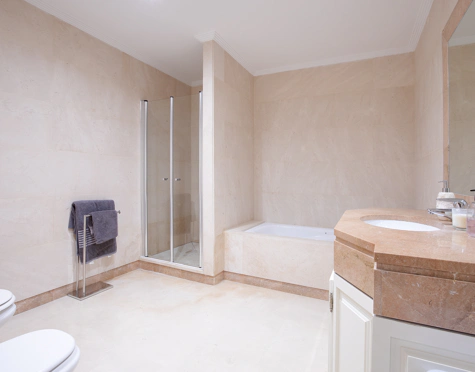 Villa for sale in Los Arqueros, Benahavis
