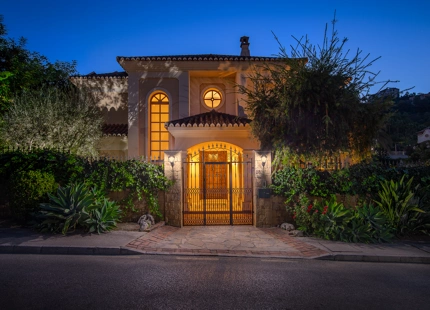 ENCANTADORA VILLA DE 6 DORMITORIOS EN LOS ARQUEROS EN VENTA