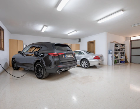 Villa for sale in Los Arqueros, Benahavis