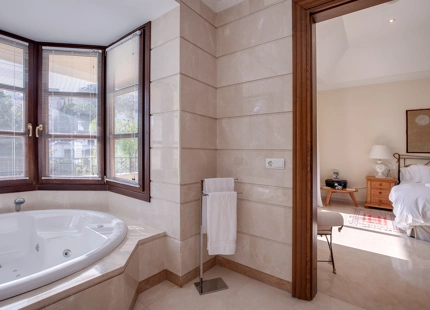 ENCANTADORA VILLA DE 6 DORMITORIOS EN LOS ARQUEROS EN VENTA