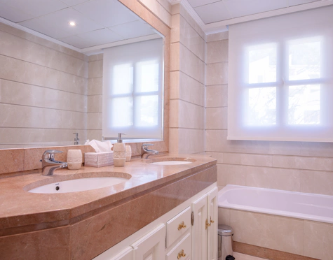 Villa for sale in Los Arqueros, Benahavis