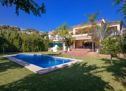 ENCANTADORA VILLA DE 6 DORMITORIOS EN LOS ARQUEROS EN VENTA