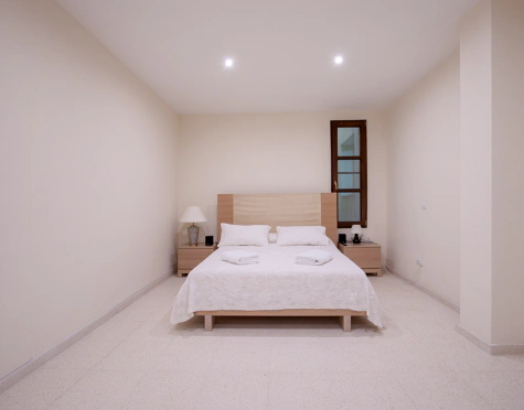 Villa for sale in Los Arqueros, Benahavis